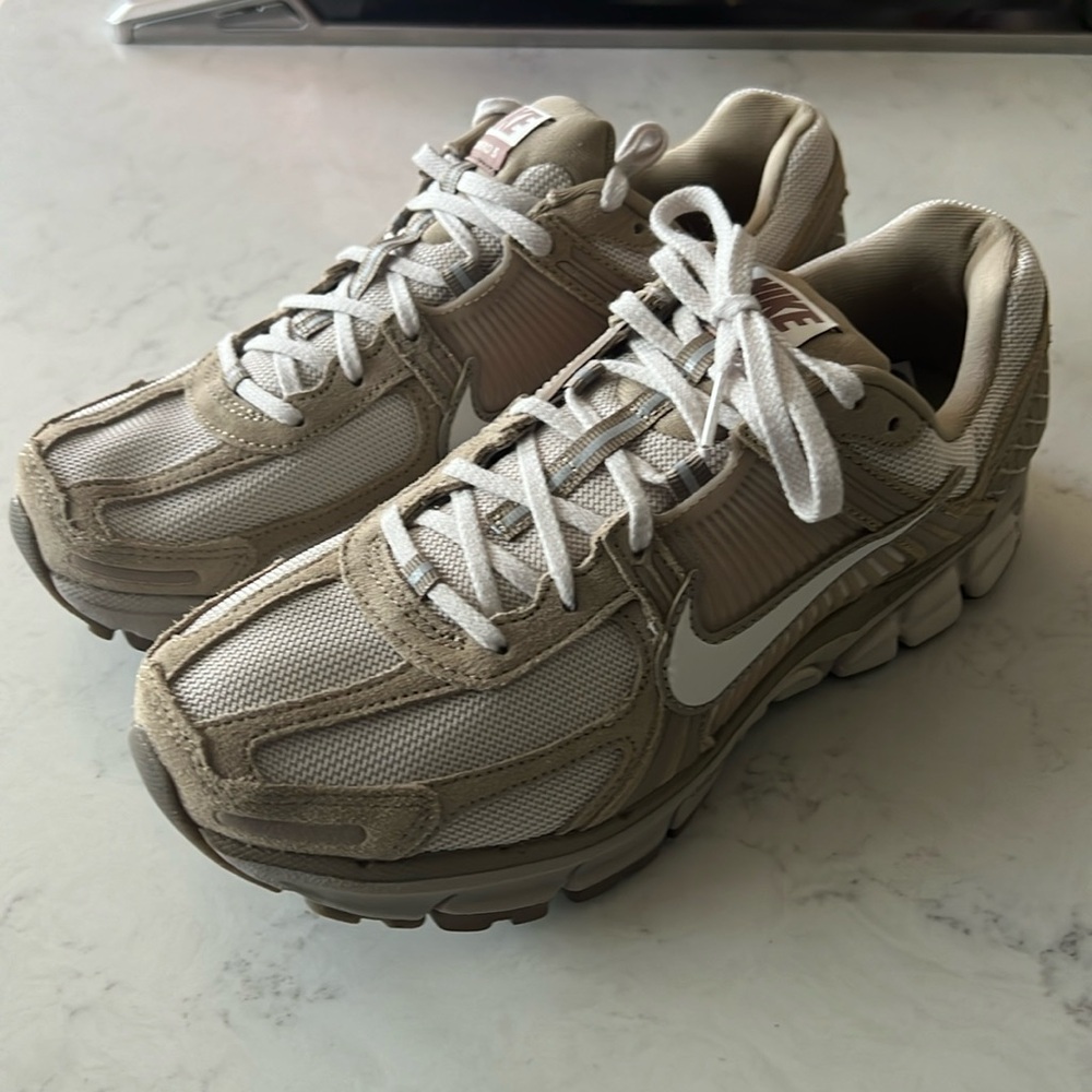 Nike Vomero 5